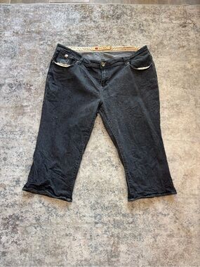 Vintage Apple Bottoms Embroidered Grey Denim Capri Jeans